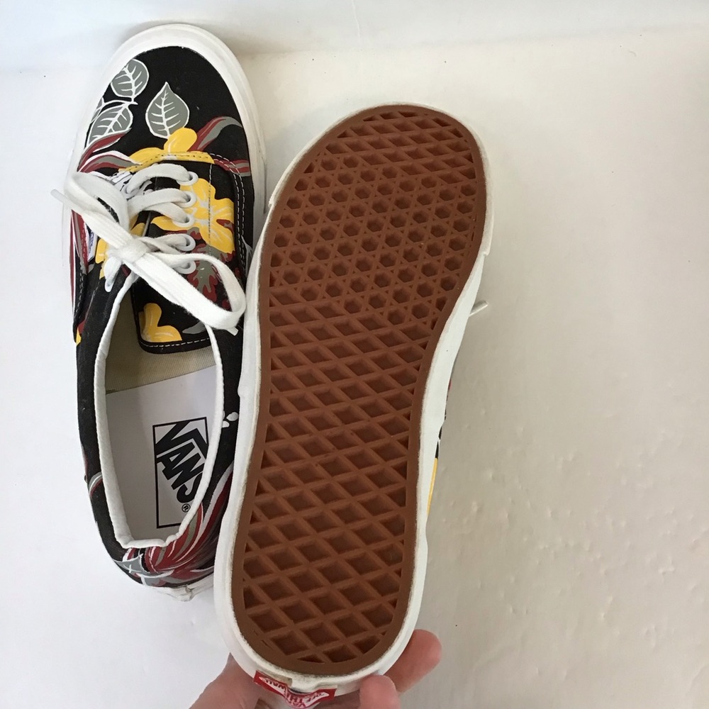 Vans Women's Style 95 Black Floral Canvas Sneakers with Yellow Accents 9.5 - Picture 6 of 8